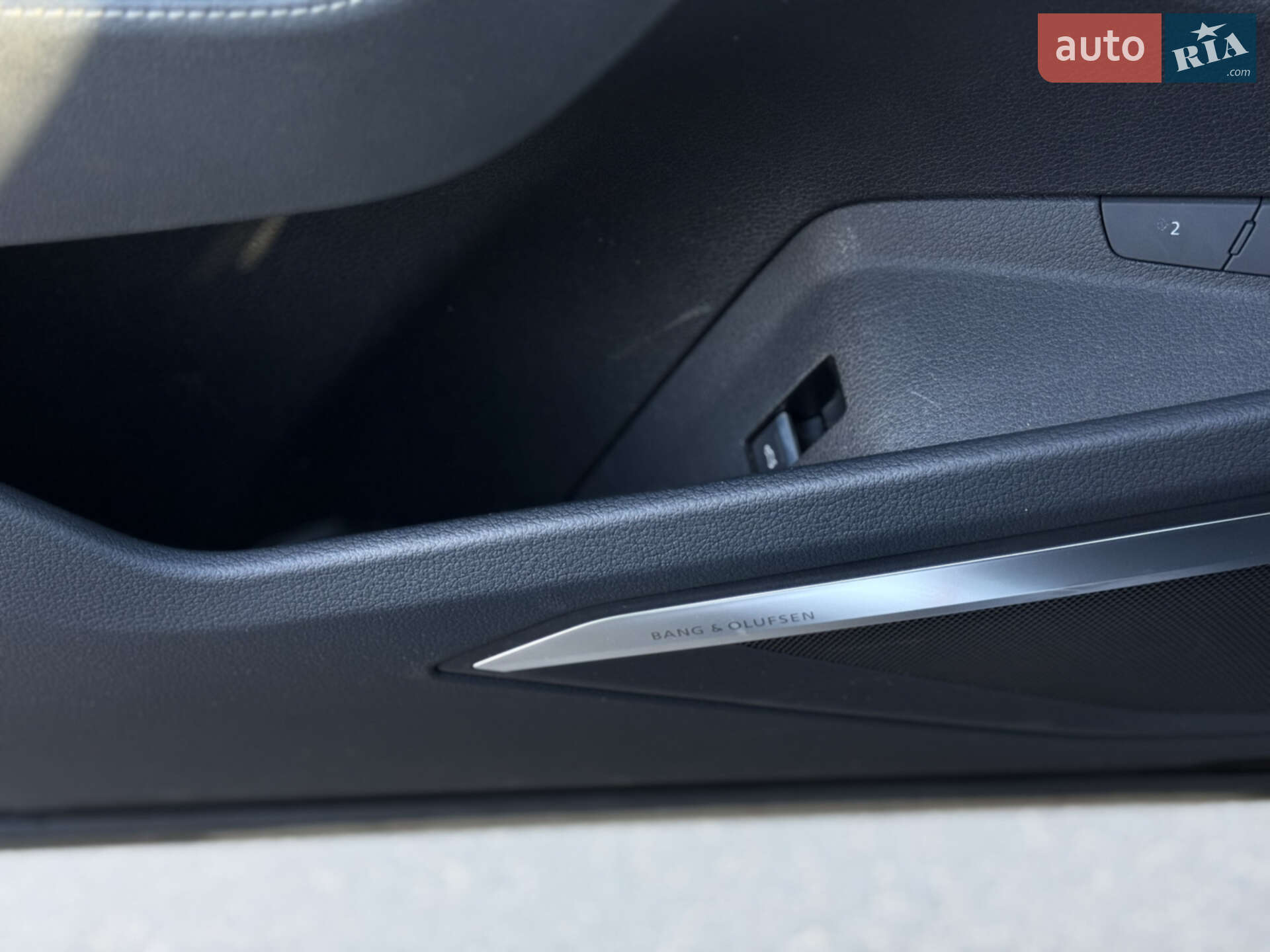 Audi e-tron 2022 VIN WAUZZZGE9NB040282 фото оголошення 18 з 28