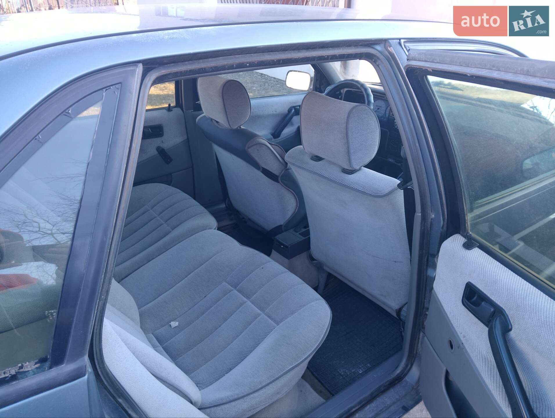 Volkswagen Passat 1989 VIN WVWZZZ31ZKB114468 фото оголошення 7 з 27