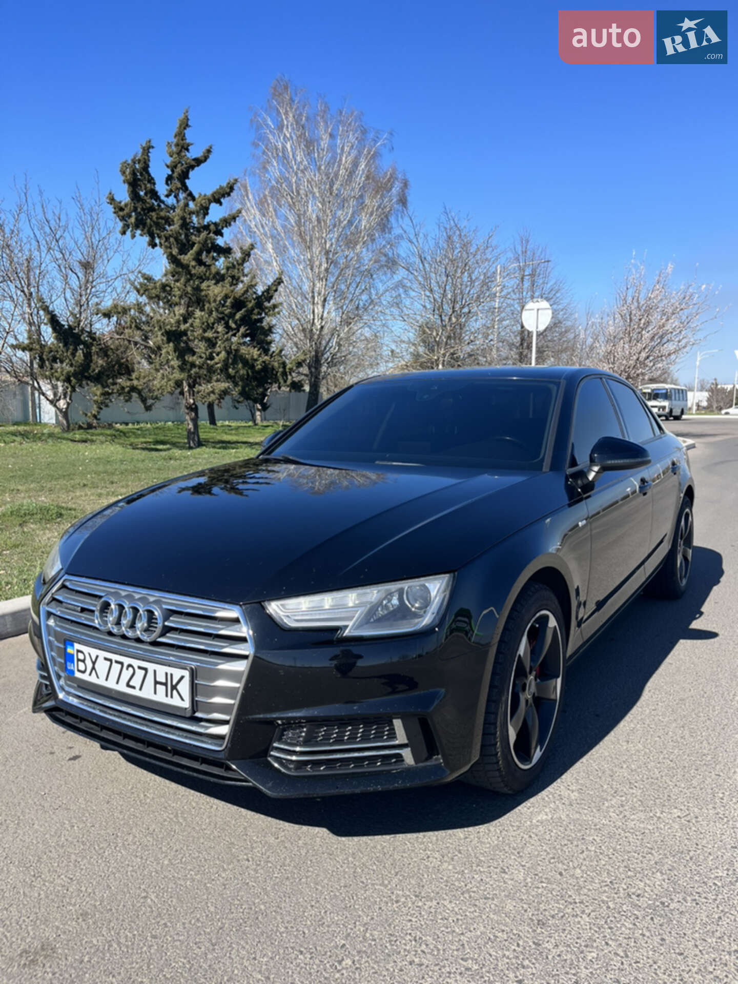 Audi A4 2016 VIN WAUANAF44HN053155 фото оголошення 2 з 23