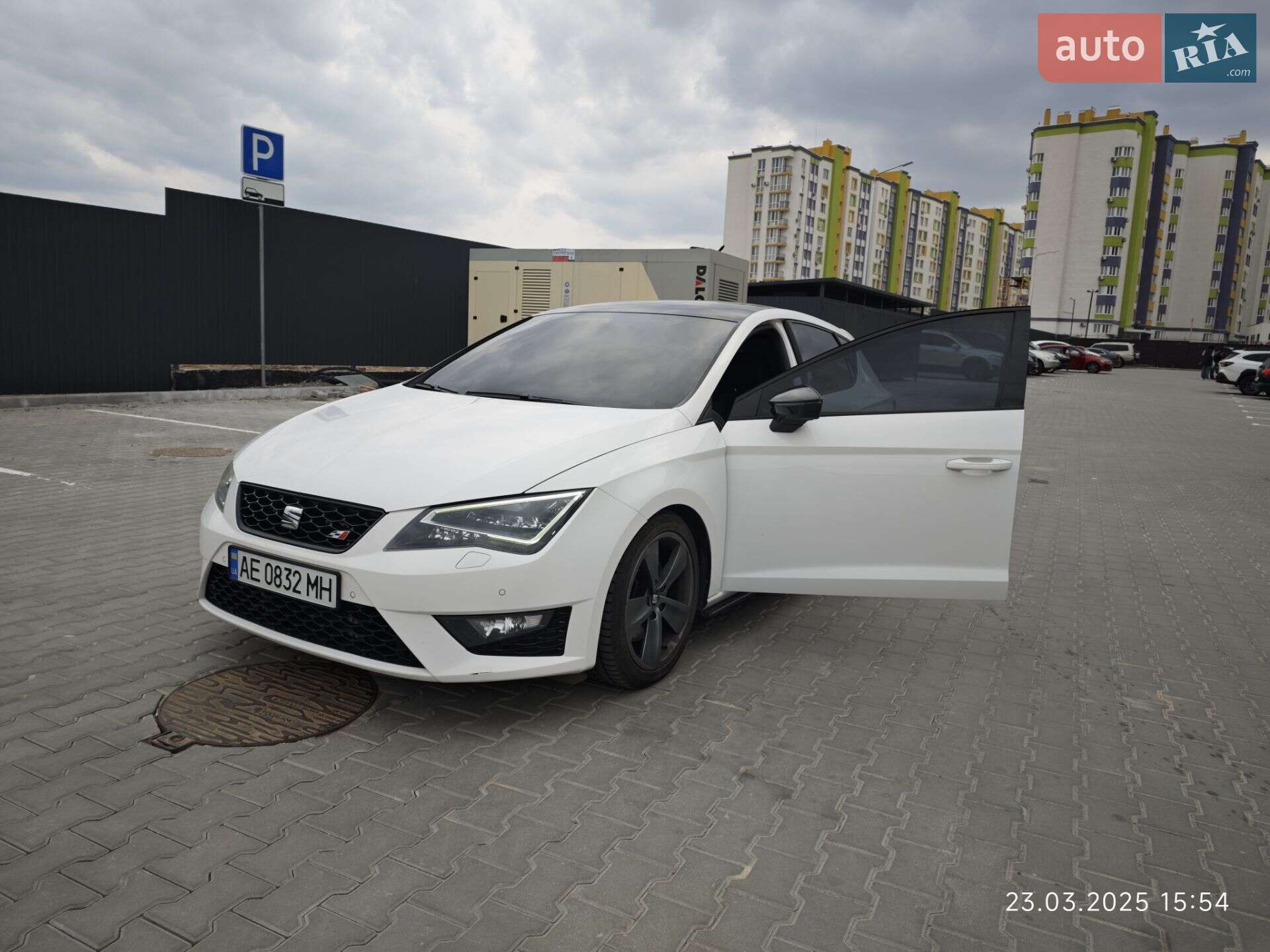 SEAT Leon 2016 VIN VSSZZZ5FZGR186467 фото оголошення 2 з 18