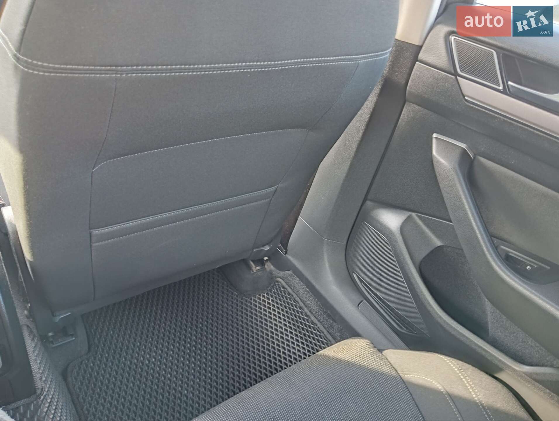 Volkswagen Passat 2015 VIN WVWZZZ3CZGE036148 фото оголошення 16 з 23