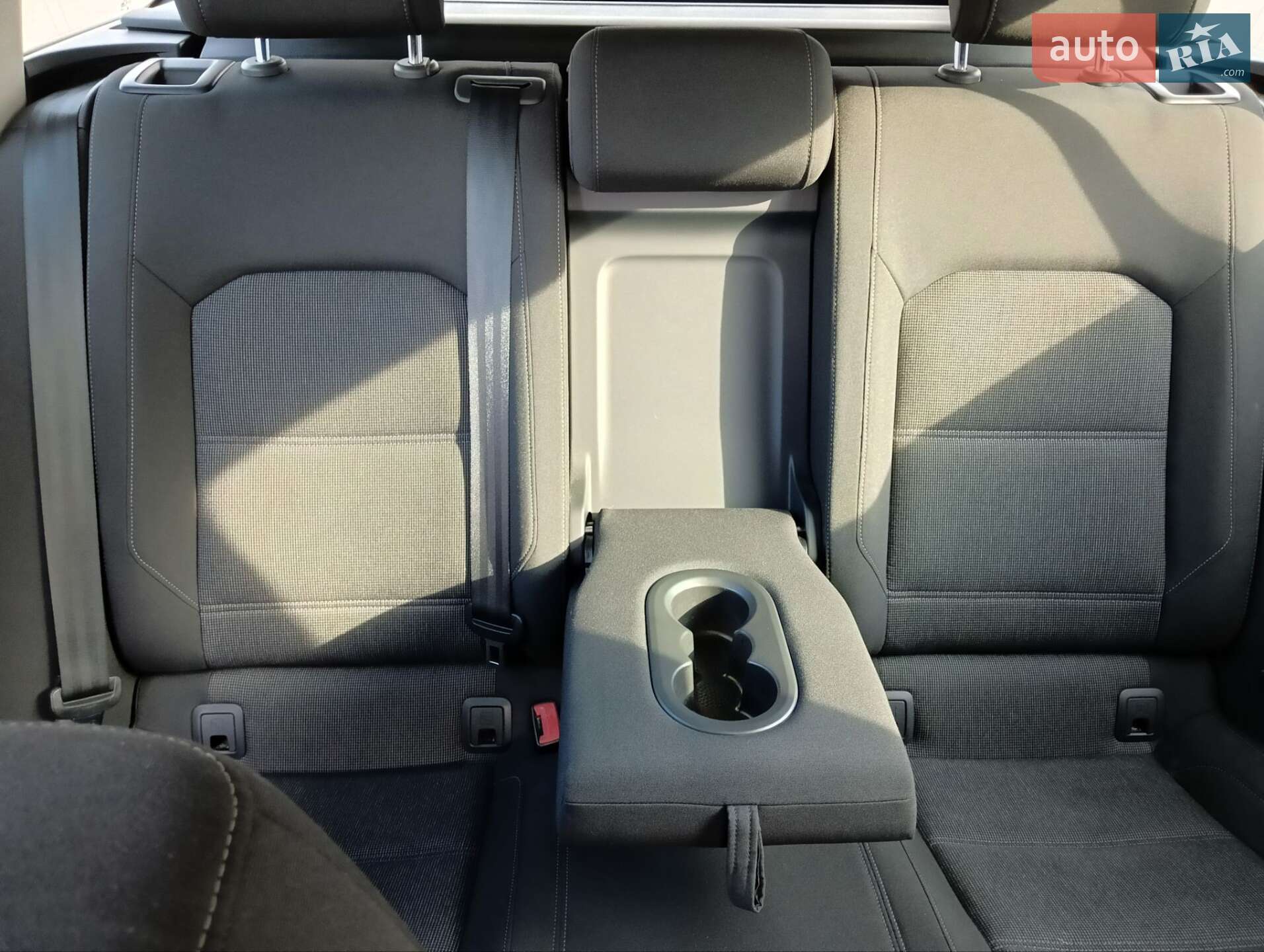 Volkswagen Passat 2015 VIN WVWZZZ3CZGE036148 фото оголошення 14 з 16