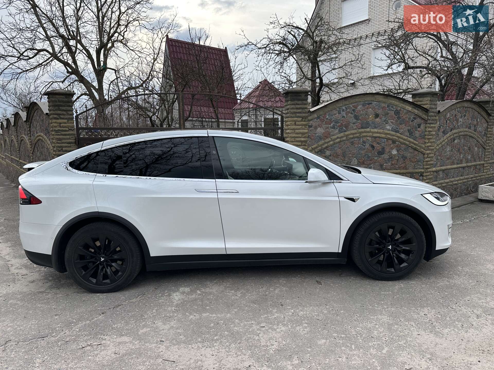 Tesla Model X 2018 VIN 5YJXCAE21JF139983 фото оголошення 37 з 46