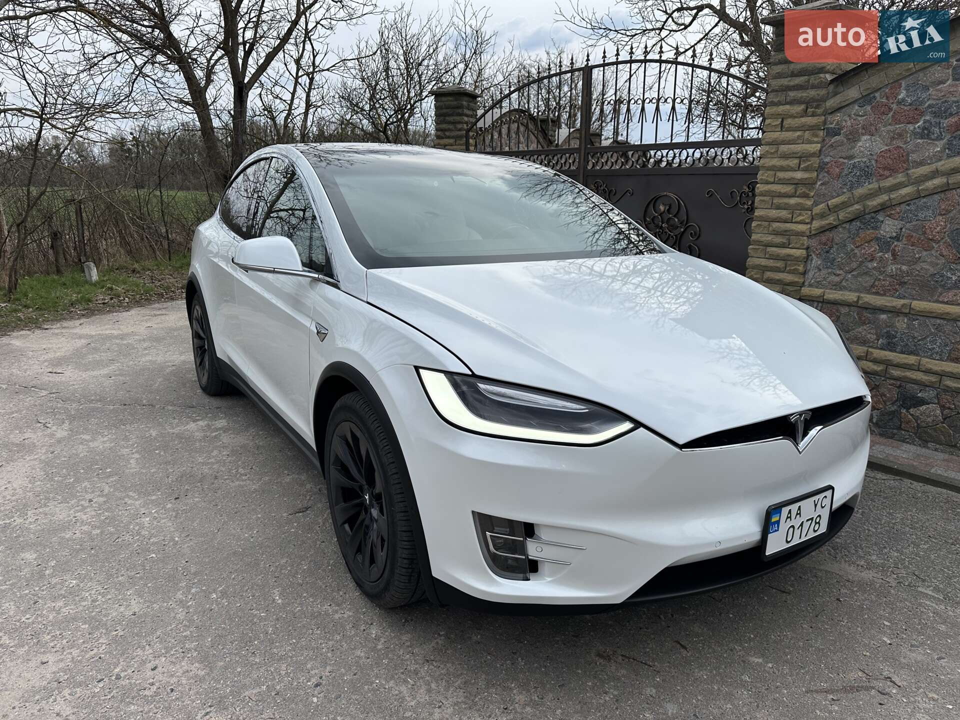 Tesla Model X 2018 VIN 5YJXCAE21JF139983 фото оголошення 34 з 46