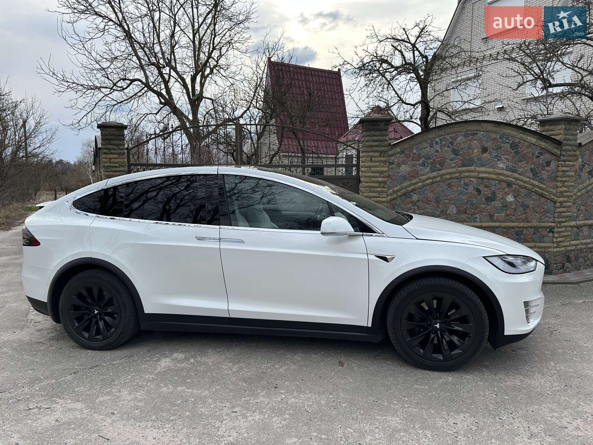 Tesla Model X 2018 VIN 5YJXCAE21JF139983 фото оголошення 33 з 46