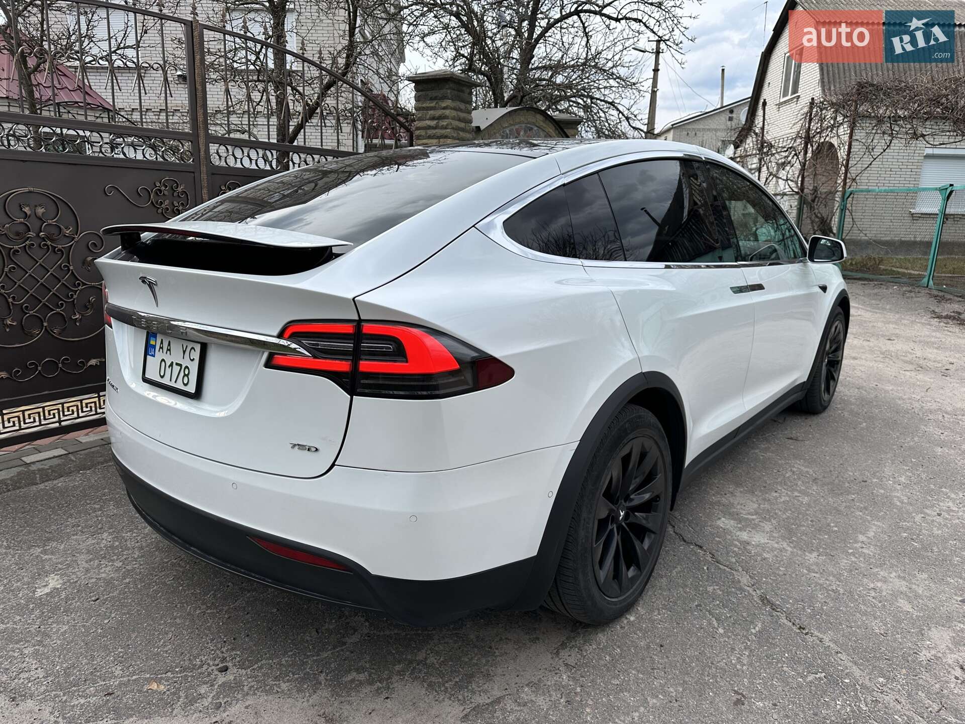 Tesla Model X 2018 VIN 5YJXCAE21JF139983 фото оголошення 38 з 46