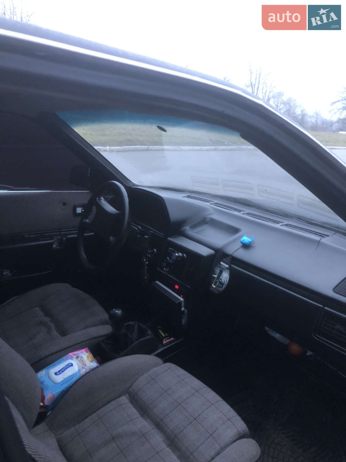 Audi 100 1985 VIN WAUZZZ44ZGA012804 фото оголошення 4 з 11