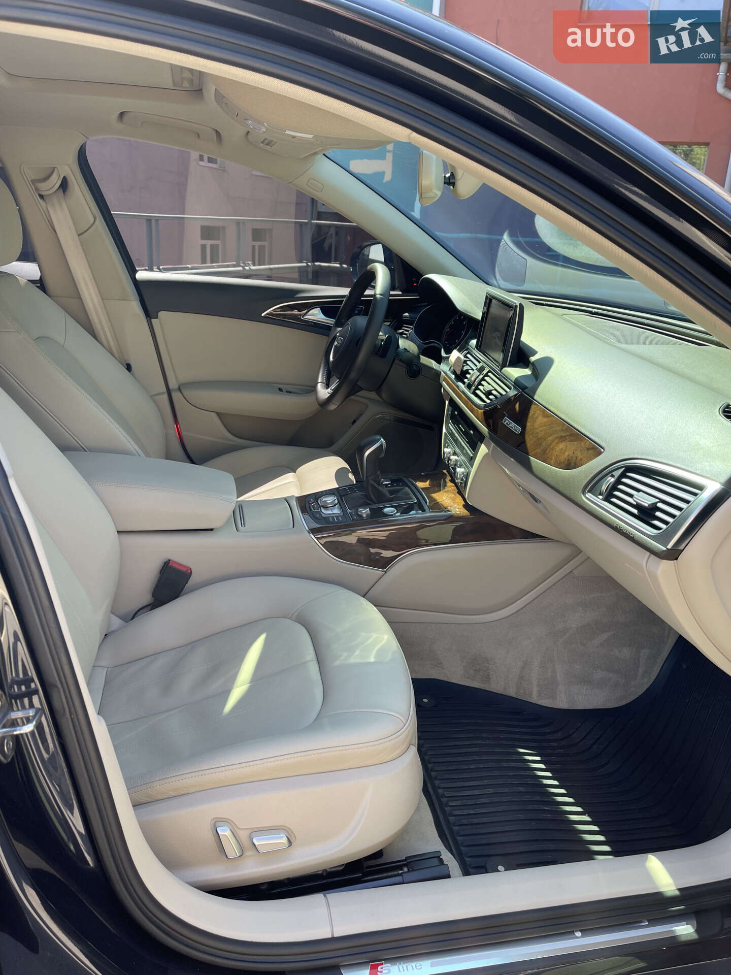Audi A6 2015 VIN WAUFGAFC4GN070088 фото оголошення 28 з 50