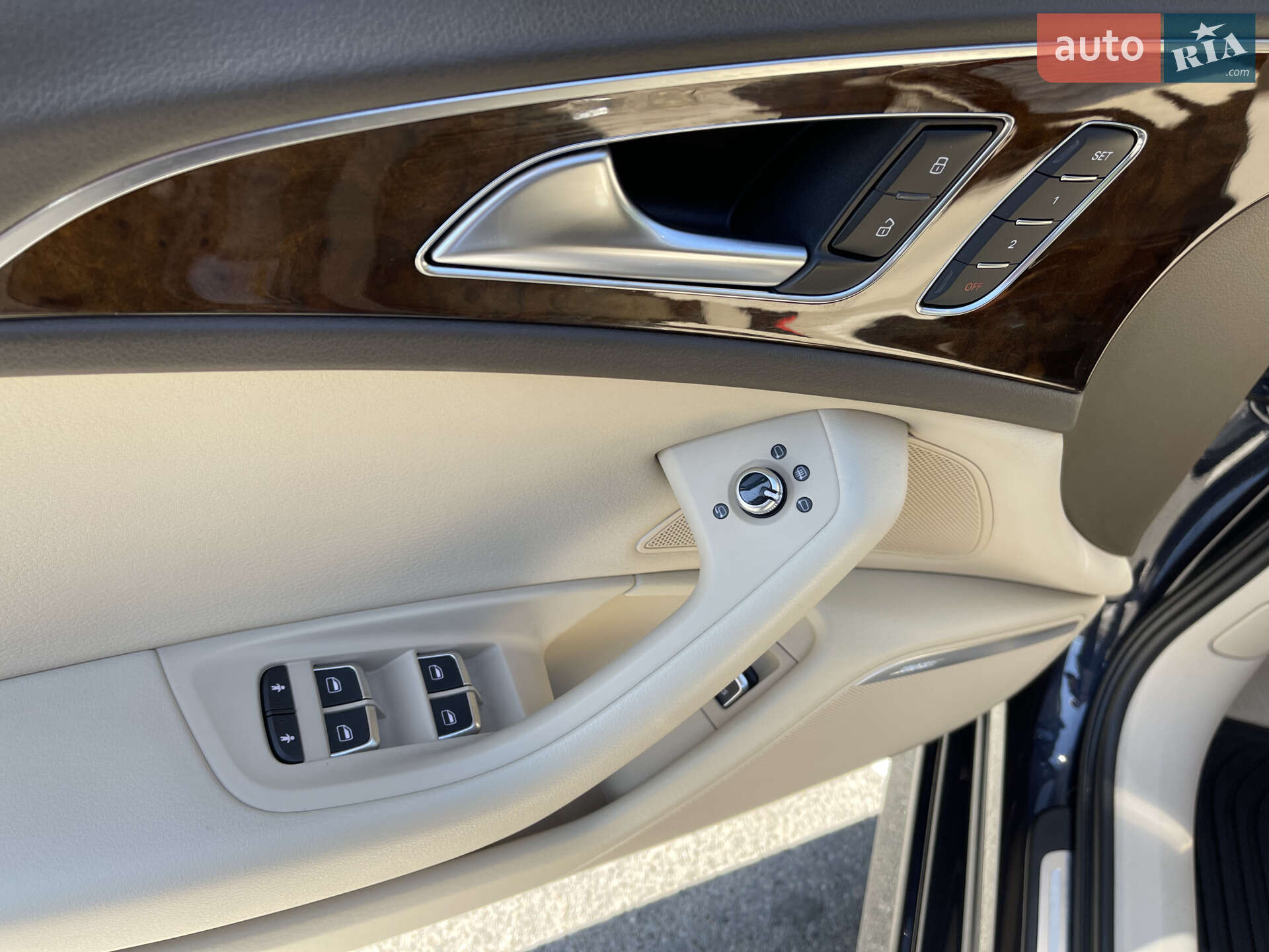 Audi A6 2015 VIN WAUFGAFC4GN070088 фото оголошення 42 з 50
