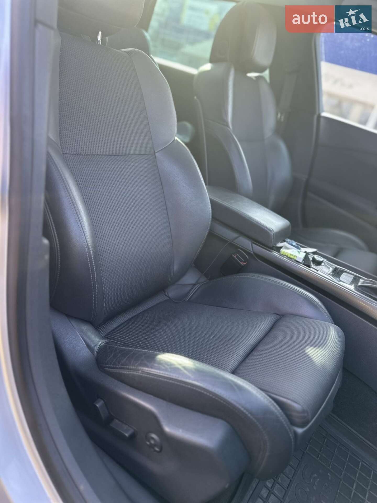Peugeot 508 2011 VIN VF38E5FVABL040993 фото оголошення 40 з 46