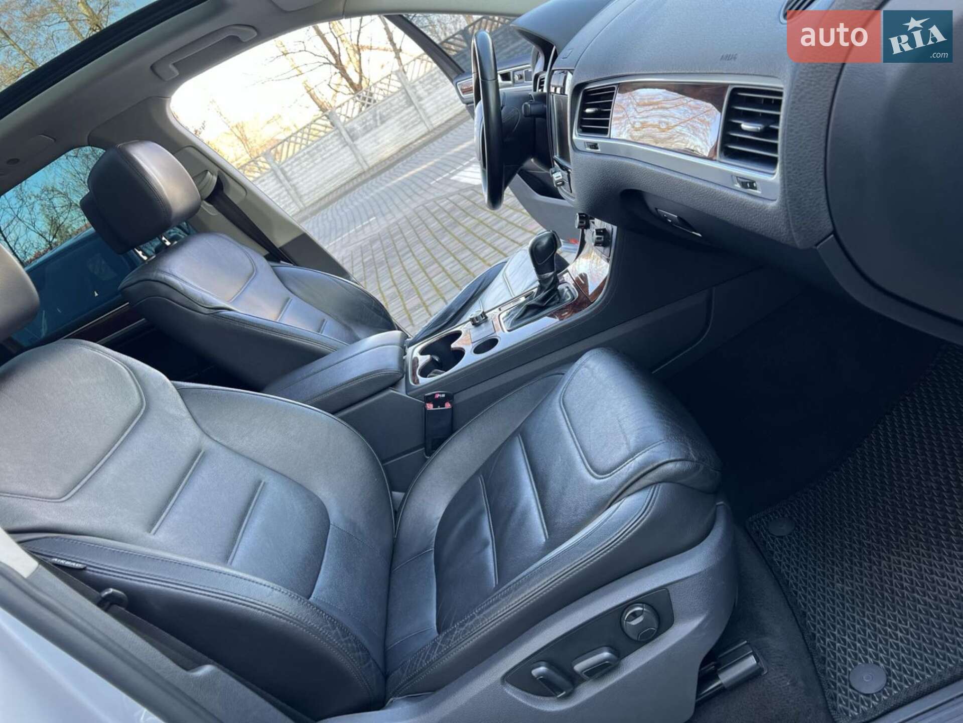 Volkswagen Touareg 2011 VIN WVGEK9BP8CD006703 фото оголошення 11 з 24