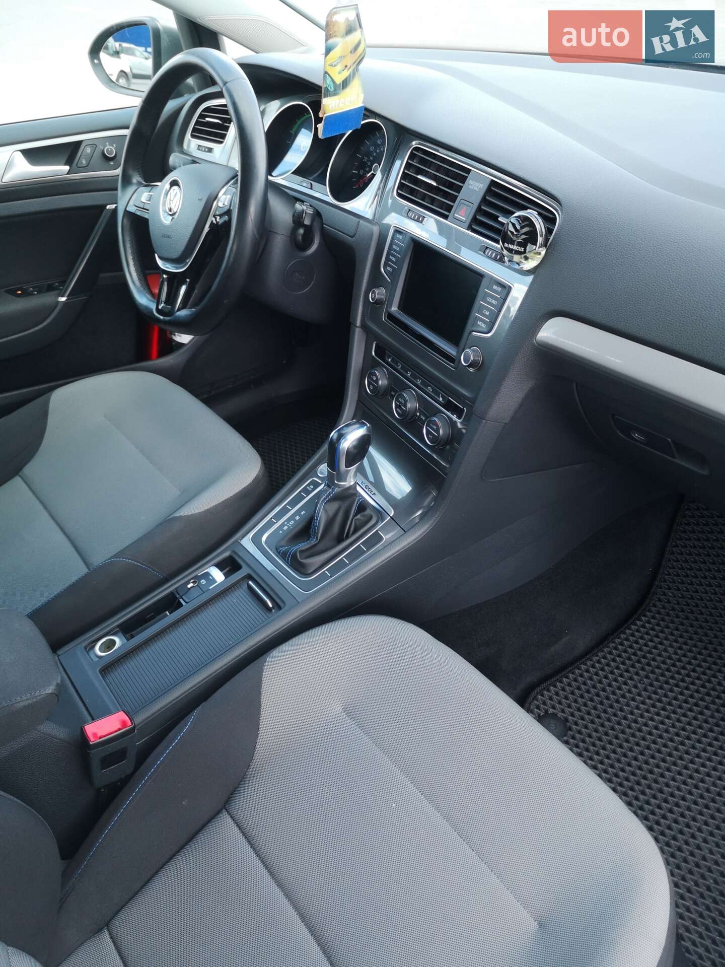 Volkswagen e-Golf 2015 VIN WVWKP7AU8GW906354 фото оголошення 10 з 13