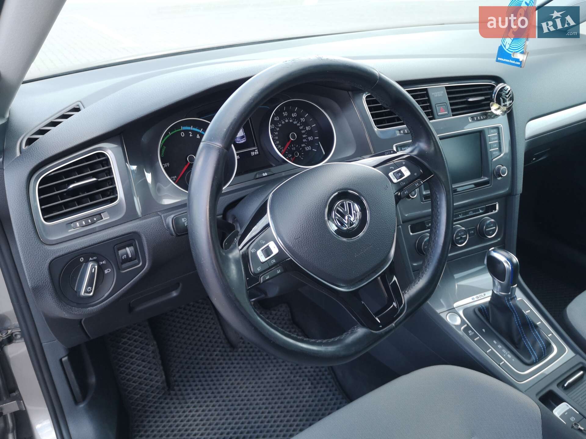Volkswagen e-Golf 2015 VIN WVWKP7AU8GW906354 фото оголошення 9 з 13