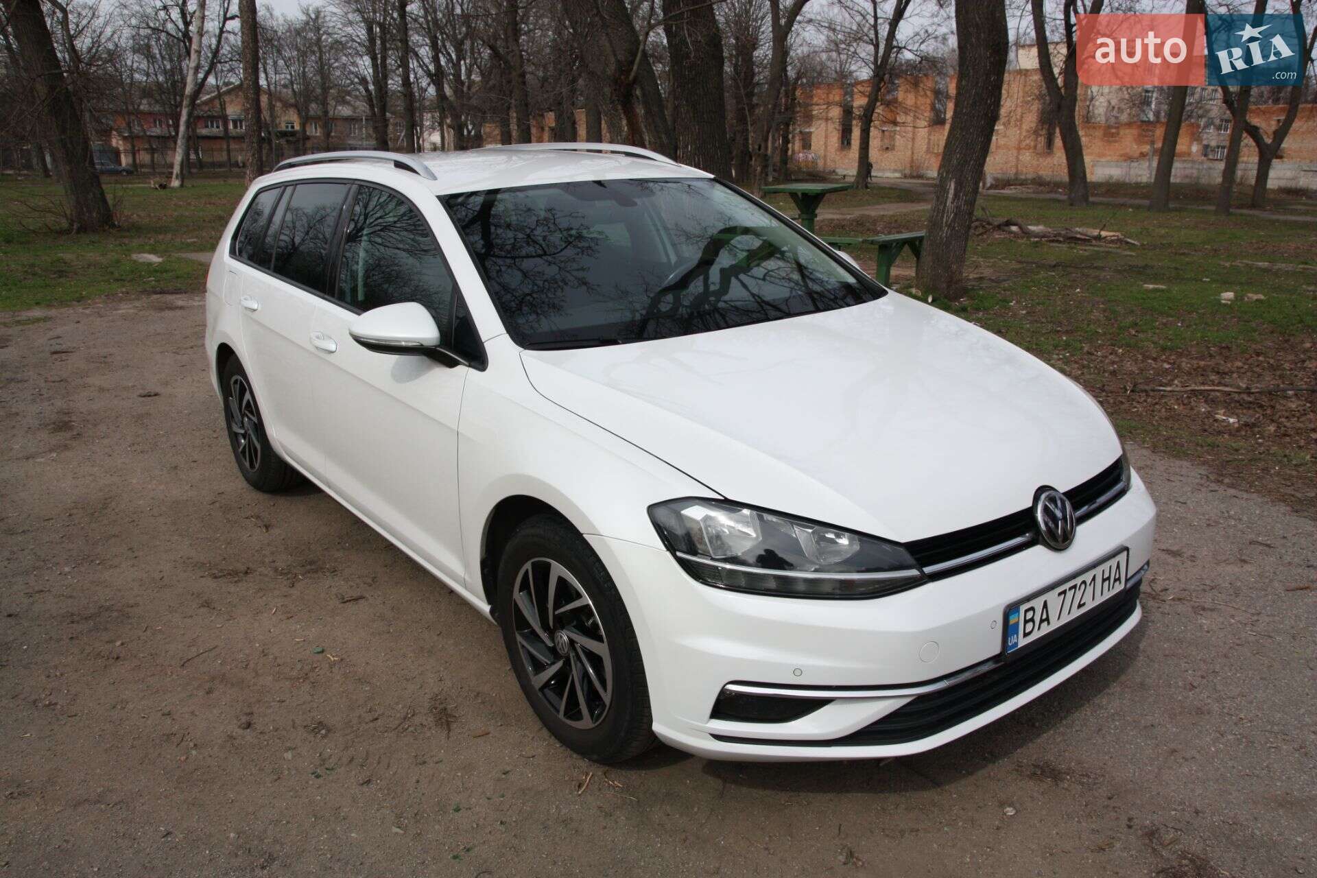 Volkswagen Golf 2017 VIN WVWZZZAUZJP559364 фото оголошення 43 з 44