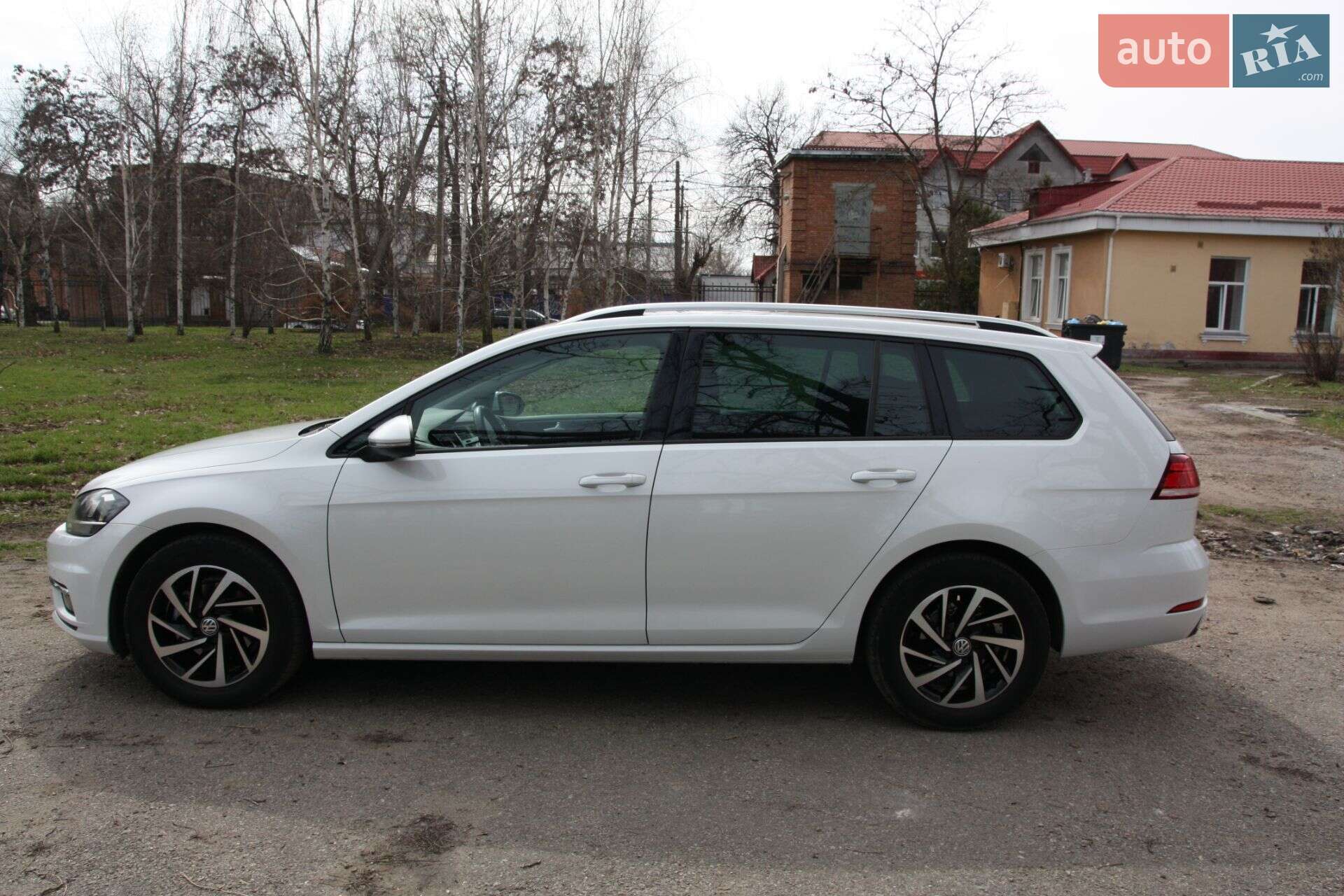 Volkswagen Golf 2017 VIN WVWZZZAUZJP559364 фото оголошення 5 з 44