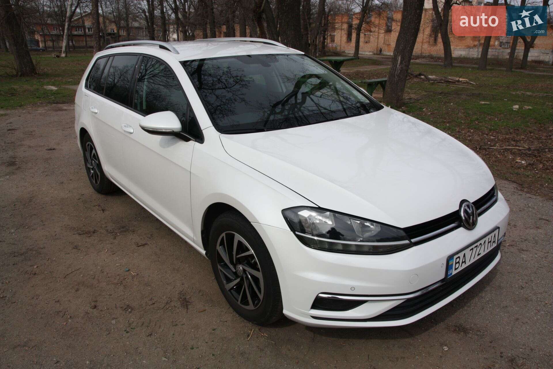 Volkswagen Golf 2017 VIN WVWZZZAUZJP559364 фото оголошення 2 з 44