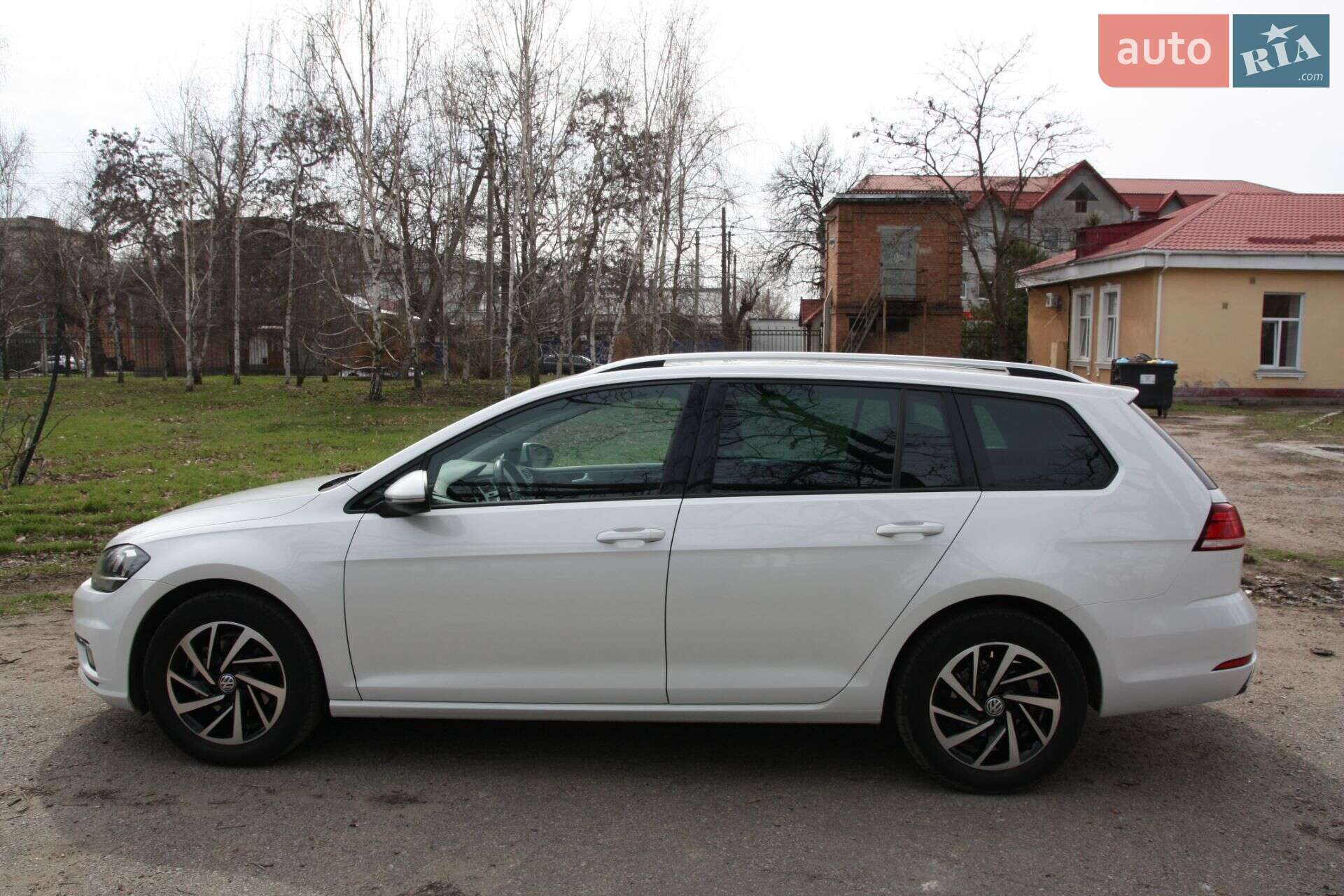 Volkswagen Golf 2017 VIN WVWZZZAUZJP559364 фото оголошення 42 з 44
