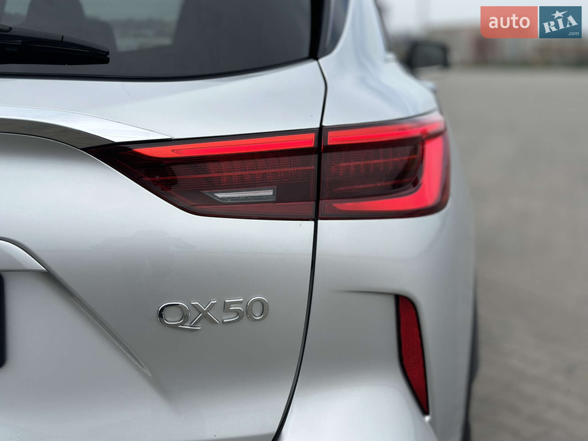 Infiniti QX50 2018 VIN 3PCAJ5M16KF107320 фото оголошення 17 з 48