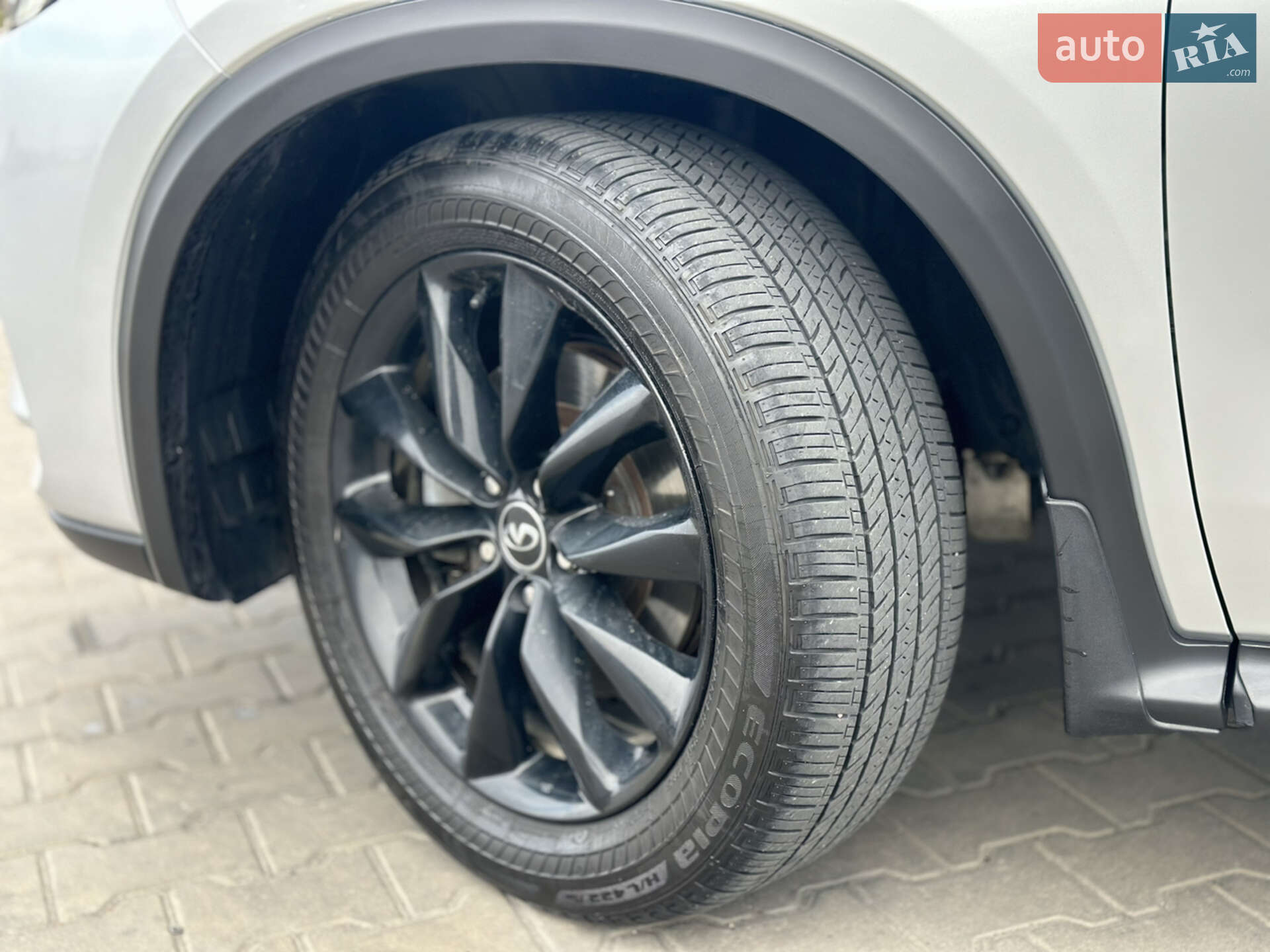 Infiniti QX50 2018 VIN 3PCAJ5M16KF107320 фото оголошення 18 з 48