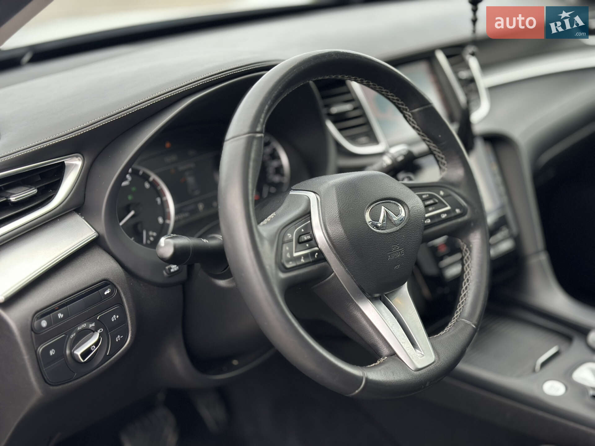 Infiniti QX50 2018 VIN 3PCAJ5M16KF107320 фото оголошення 22 з 48