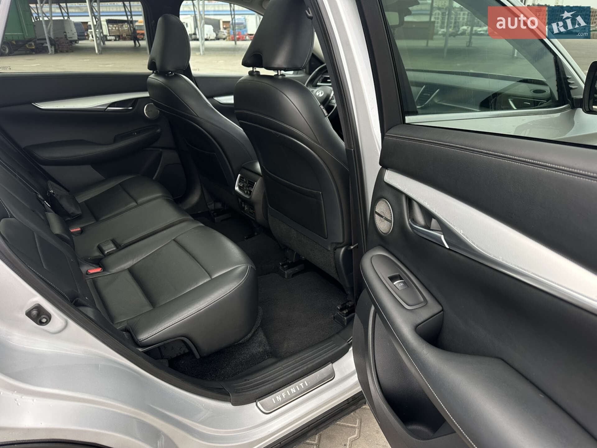 Infiniti QX50 2018 VIN 3PCAJ5M16KF107320 фото оголошення 32 з 48