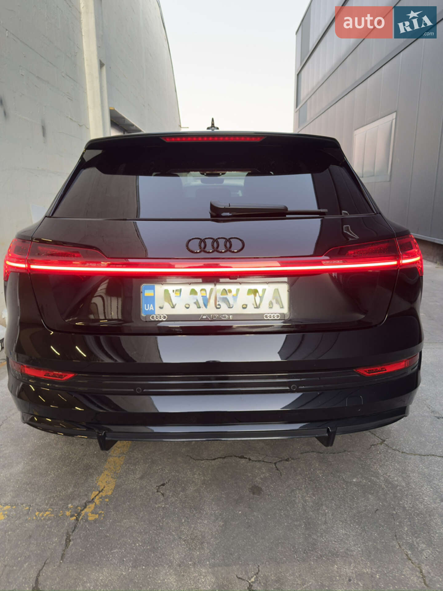 Audi e-tron 2021 VIN WAUZZZGE9MB029619 фото оголошення 3 з 24