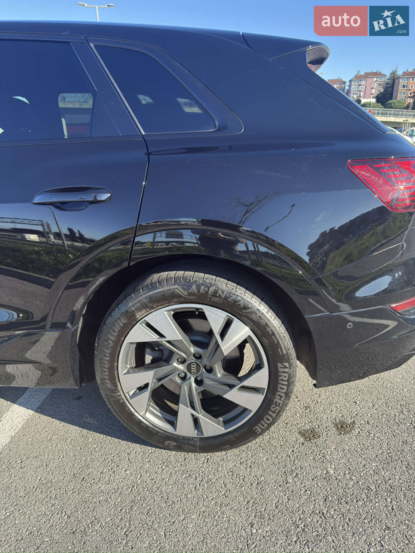 Audi e-tron 2021 VIN WAUZZZGE9MB029619 фото оголошення 7 з 24
