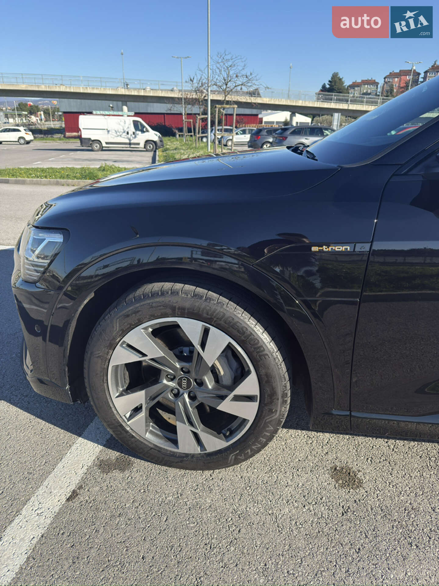 Audi e-tron 2021 VIN WAUZZZGE9MB029619 фото оголошення 8 з 24