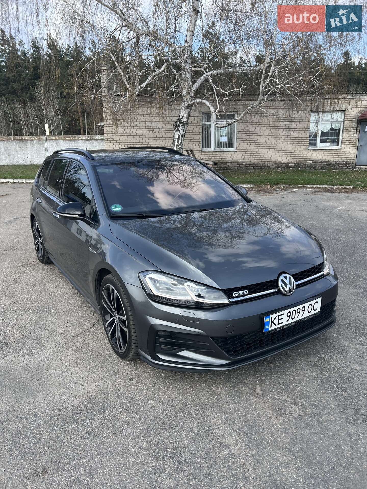 Volkswagen Golf 2017 VIN WVWZZZAUZJP535161 фото оголошення 2 з 11