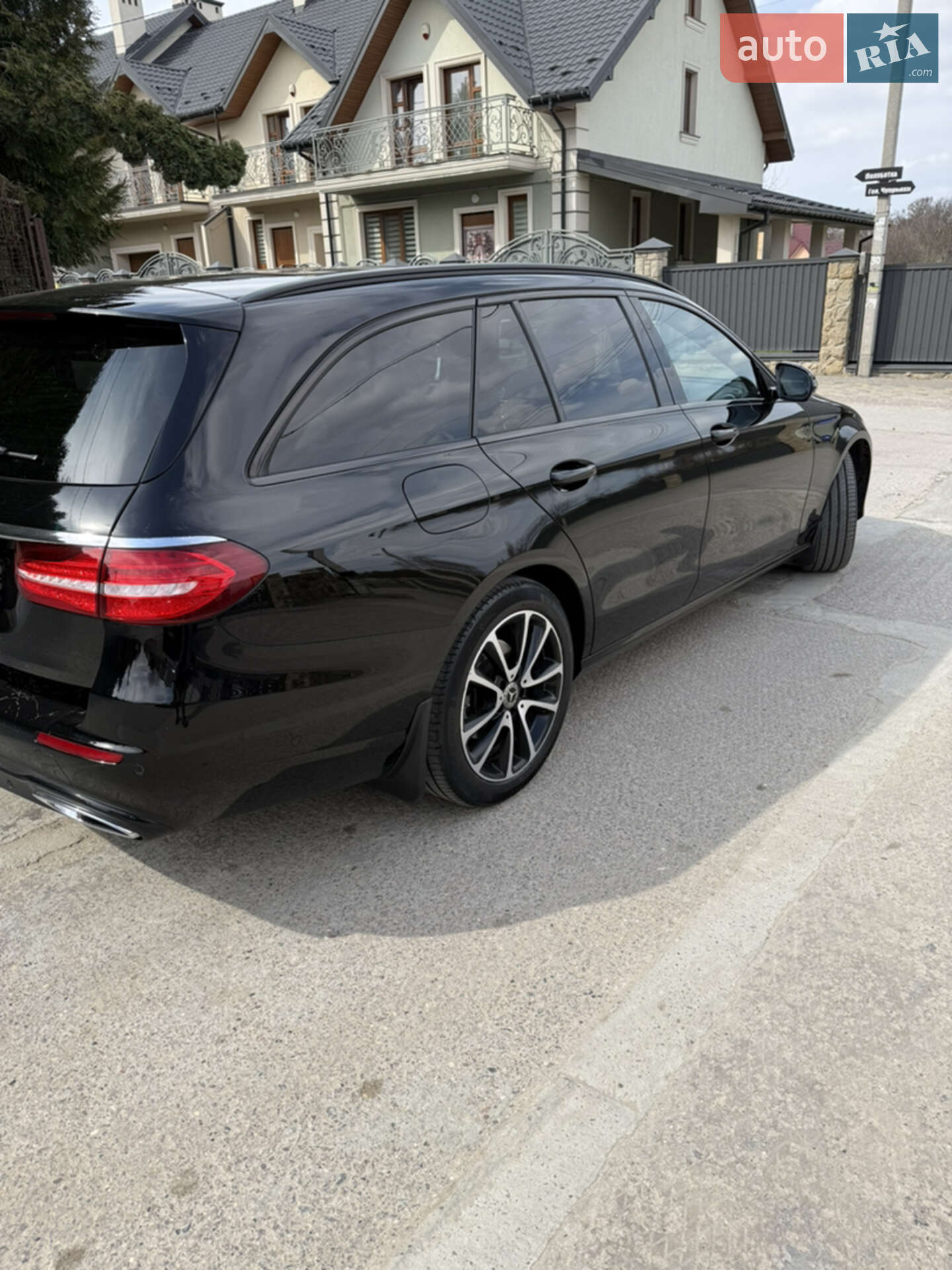 Mercedes-Benz E-Class 2020 VIN W1K2132051A843265 фото оголошення 9 з 27