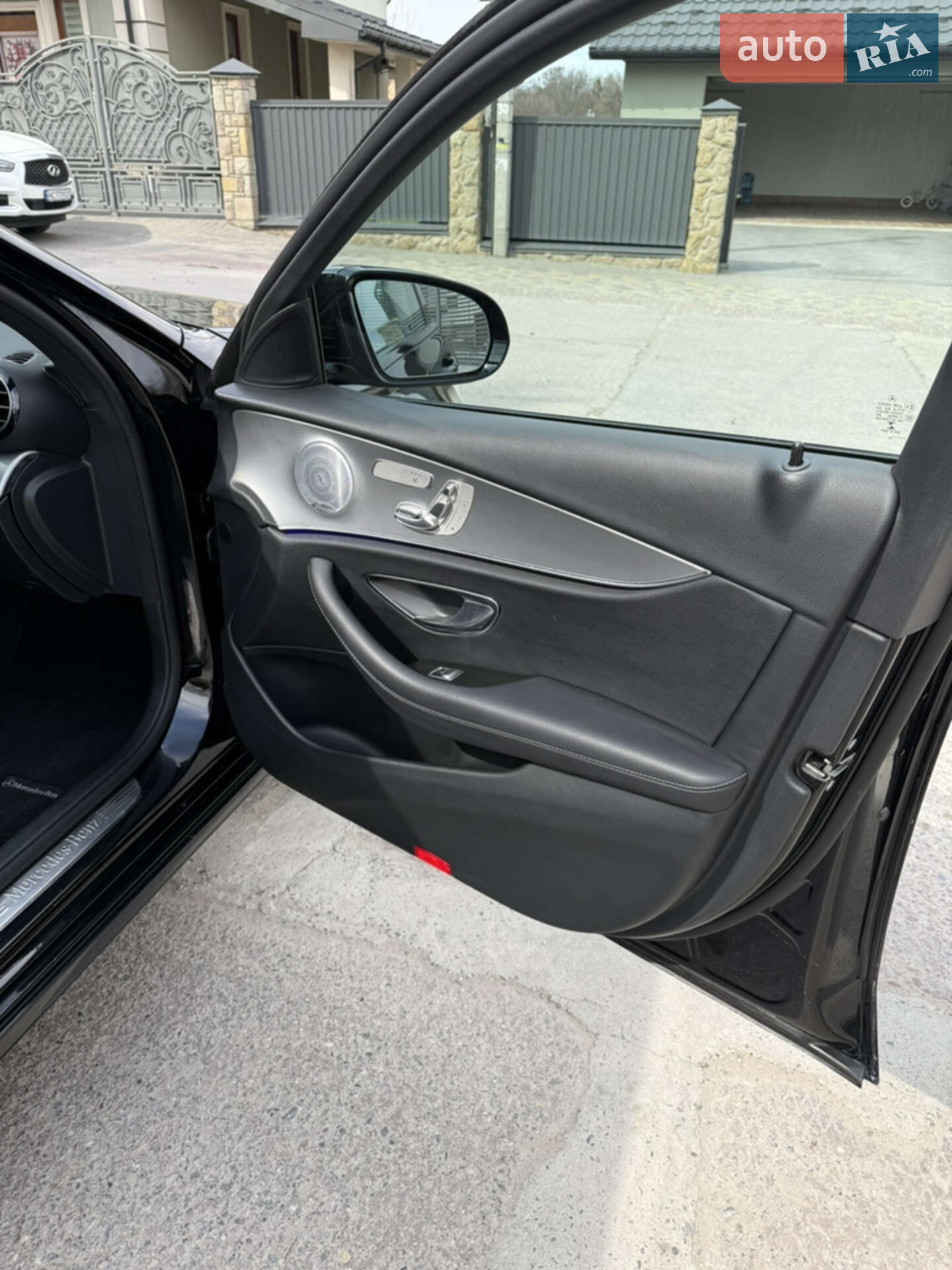 Mercedes-Benz E-Class 2020 VIN W1K2132051A843265 фото оголошення 11 з 27