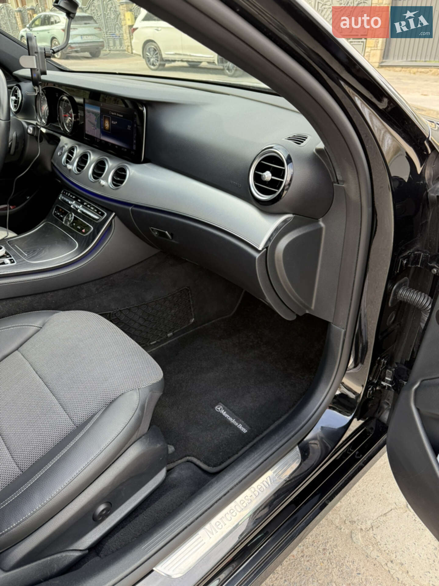 Mercedes-Benz E-Class 2020 VIN W1K2132051A843265 фото оголошення 12 з 27