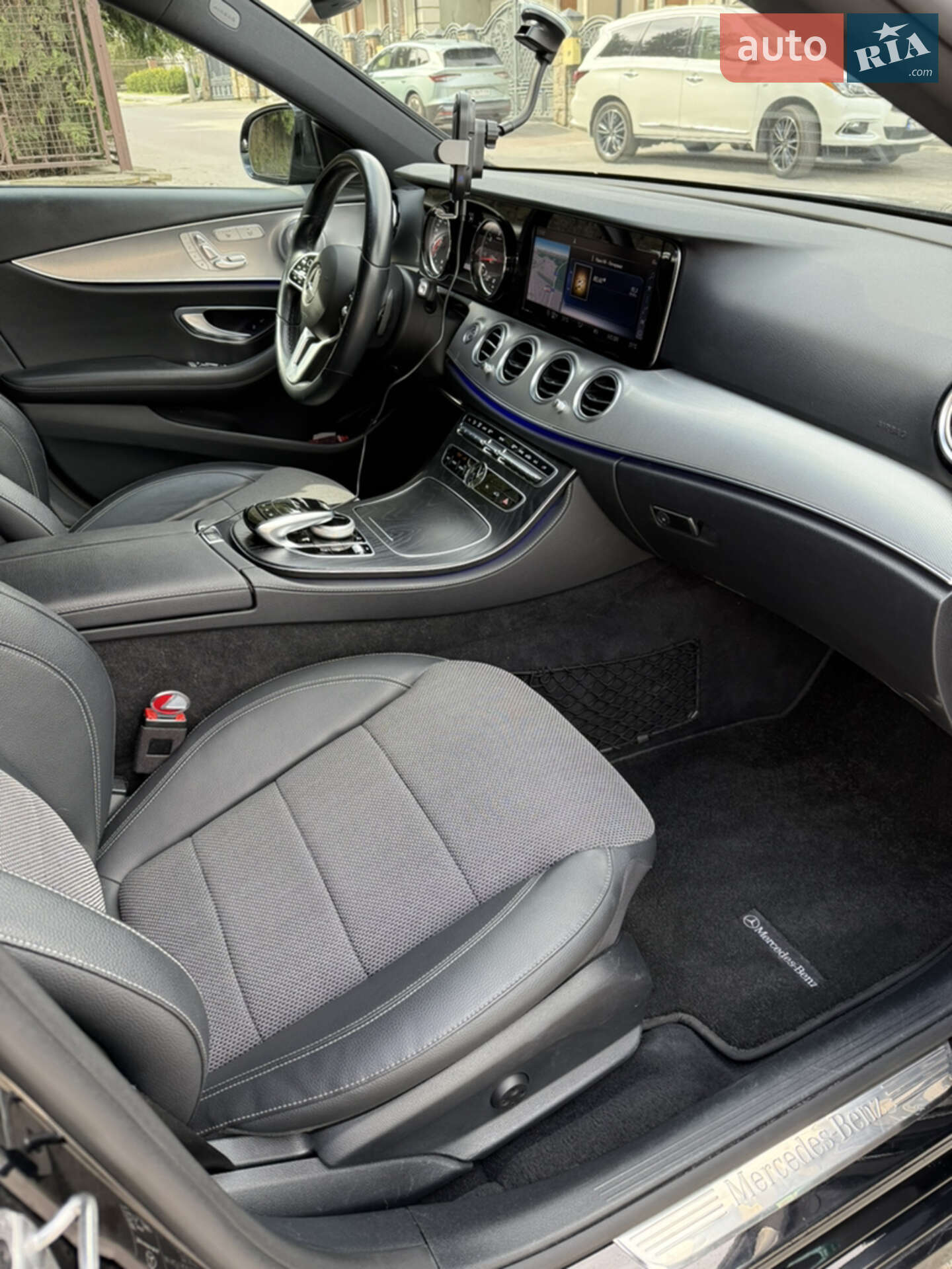 Mercedes-Benz E-Class 2020 VIN W1K2132051A843265 фото оголошення 13 з 27