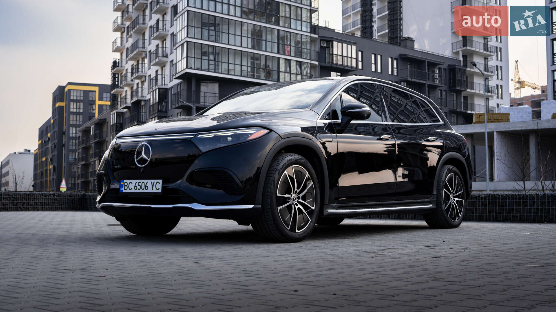 Mercedes-Benz EQS SUV 2022 VIN 4JGDM2DB7PA008593 фото оголошення 4 з 36