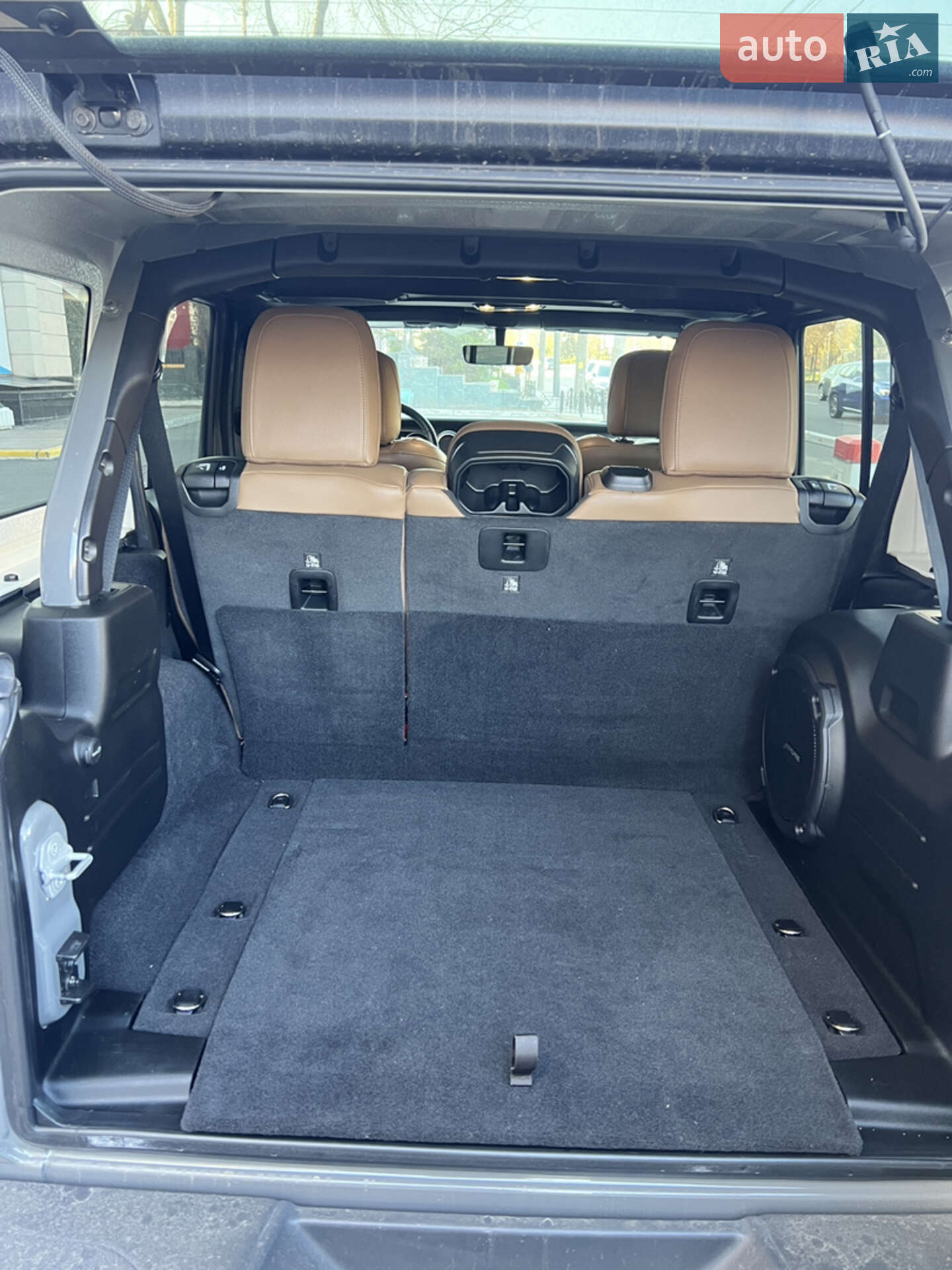 Jeep Wrangler 2020 VIN 1C4JJXFM9MW555701 фото оголошення 4 з 17