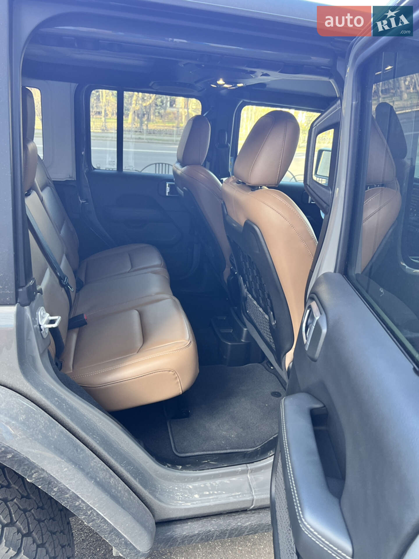 Jeep Wrangler 2020 VIN 1C4JJXFM9MW555701 фото оголошення 7 з 17