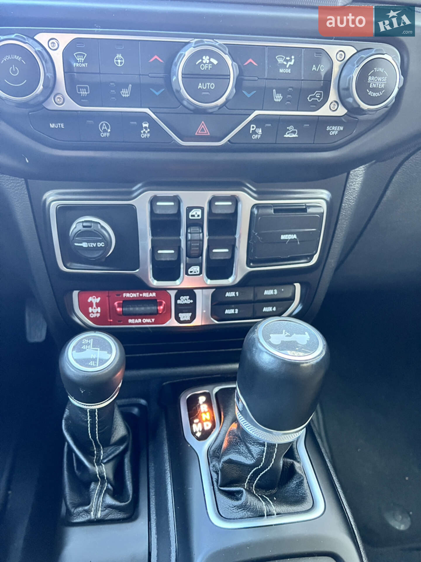 Jeep Wrangler 2020 VIN 1C4JJXFM9MW555701 фото оголошення 11 з 17