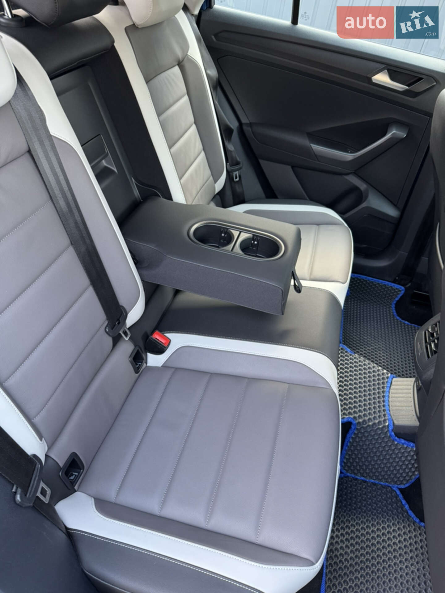 Volkswagen T-Roc 2018 VIN WVGZZZA1ZJV048175 фото оголошення 28 з 29