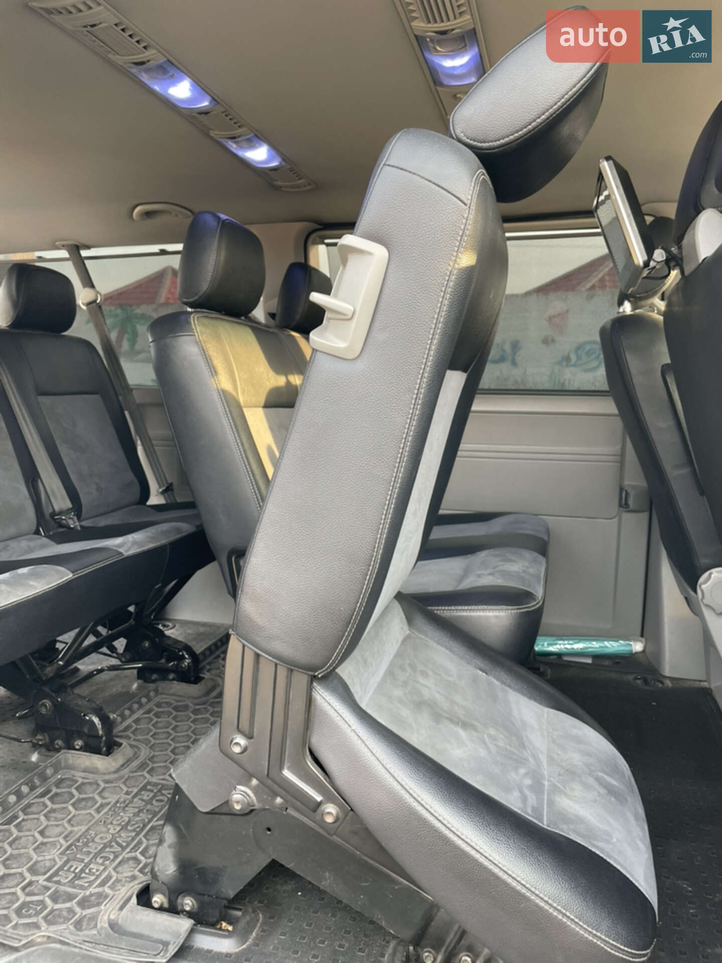 Volkswagen Caravelle 2011 VIN WV2ZZZ7HZBH107249 фото оголошення 3 з 23