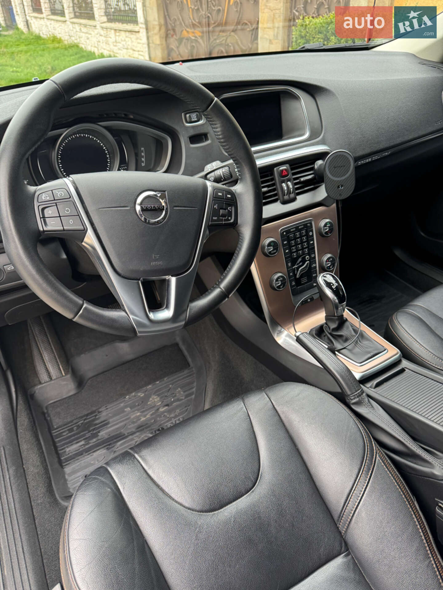 Volvo V40 Cross Country 2019 VIN YV1MZ32V0K2181555 фото оголошення 13 з 19