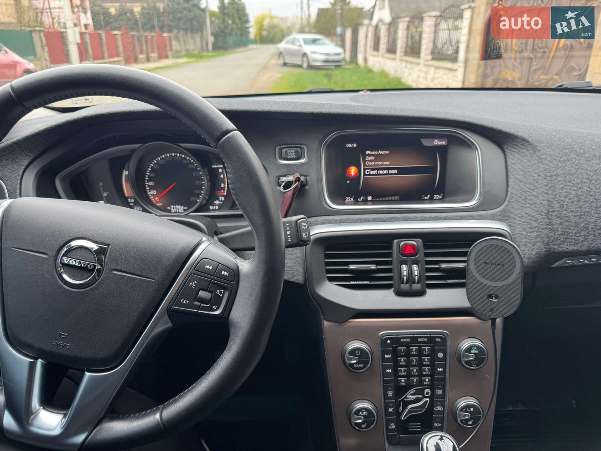 Volvo V40 Cross Country 2019 VIN YV1MZ32V0K2181555 фото оголошення 16 з 19