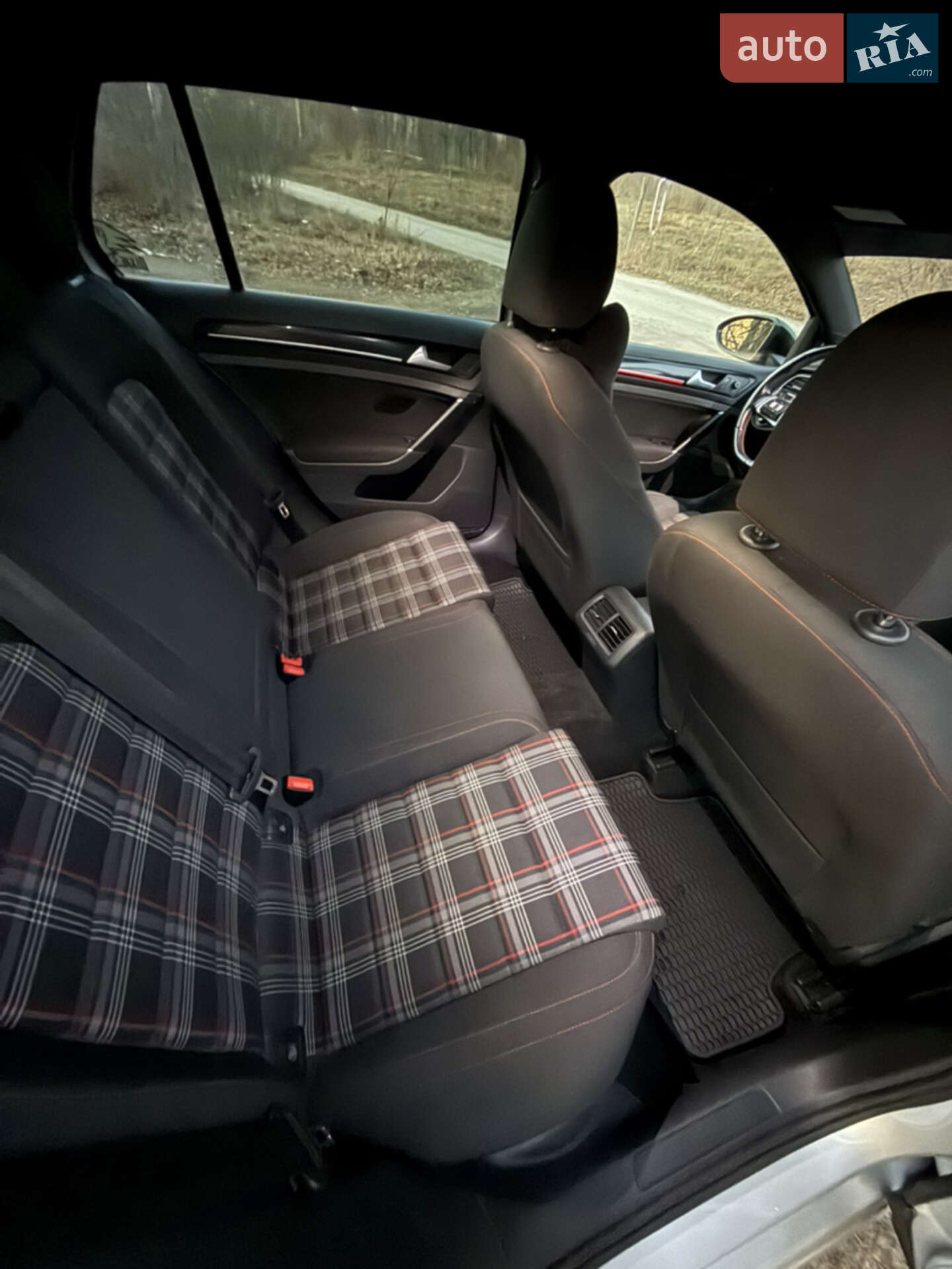 Volkswagen Golf GTI 2017 VIN 3VW447AU5HM061043 фото оголошення 6 з 11