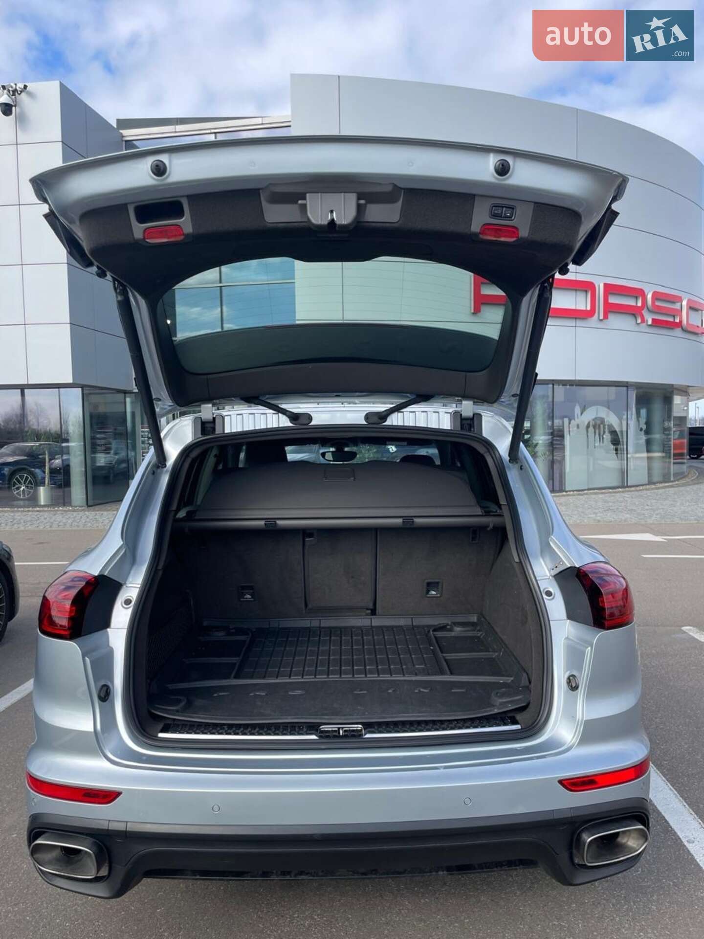 Porsche Cayenne 2015 VIN WP1ZZZ92ZGLA05232 фото оголошення 2 з 11