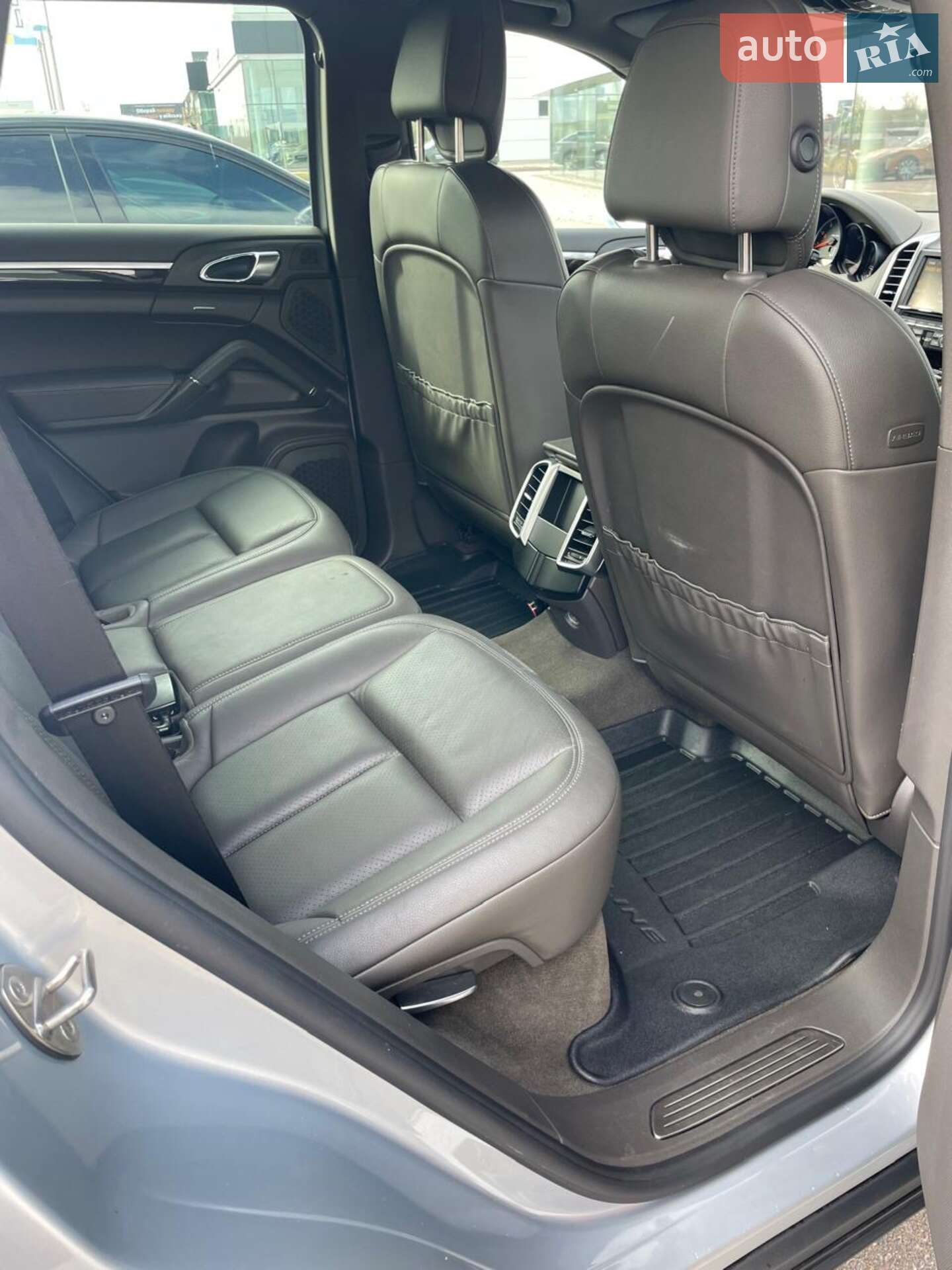Porsche Cayenne 2015 VIN WP1ZZZ92ZGLA05232 фото оголошення 4 з 11