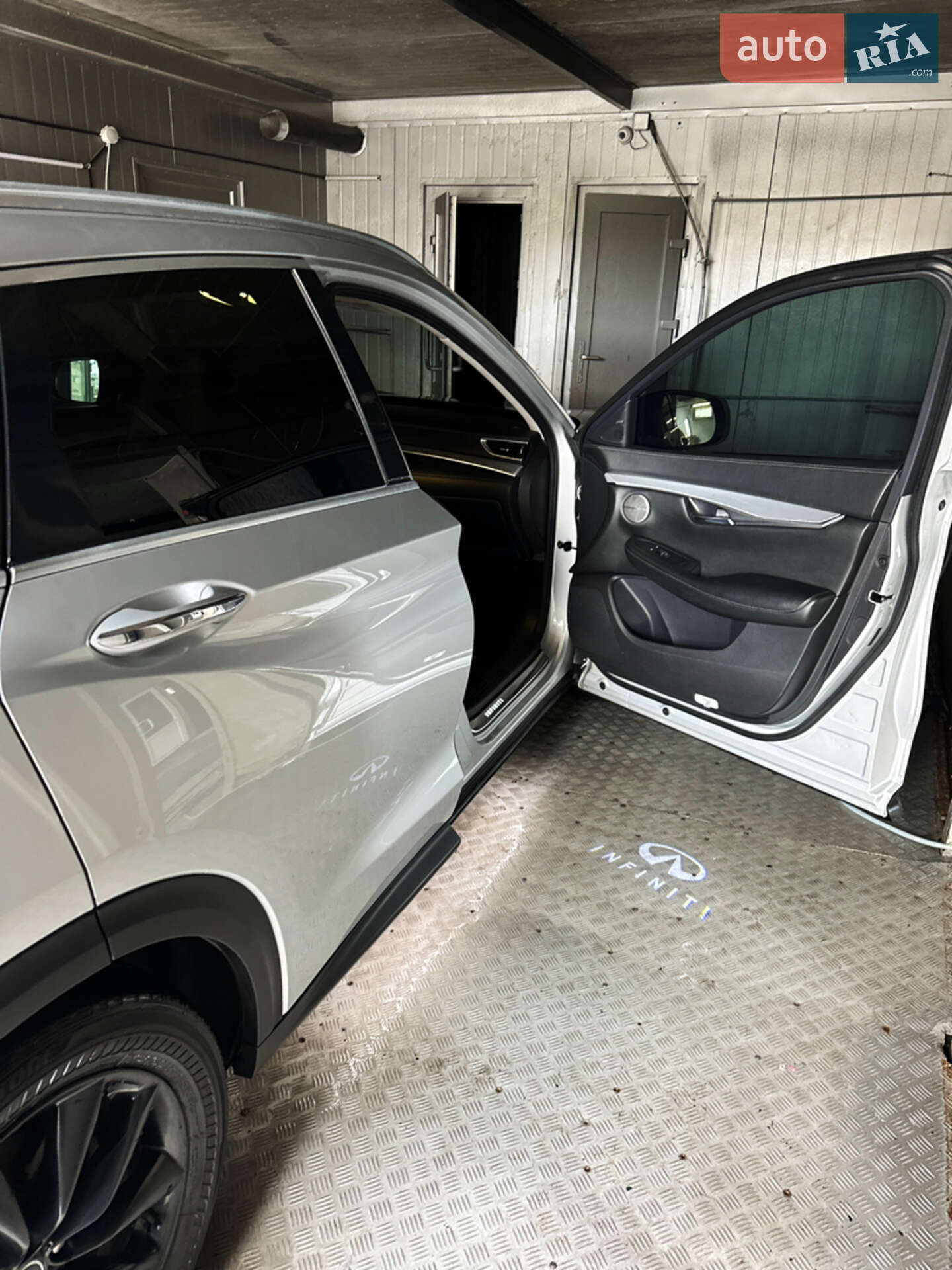 Infiniti QX50 2018 VIN 3PCAJ5M16KF107320 фото оголошення 37 з 48