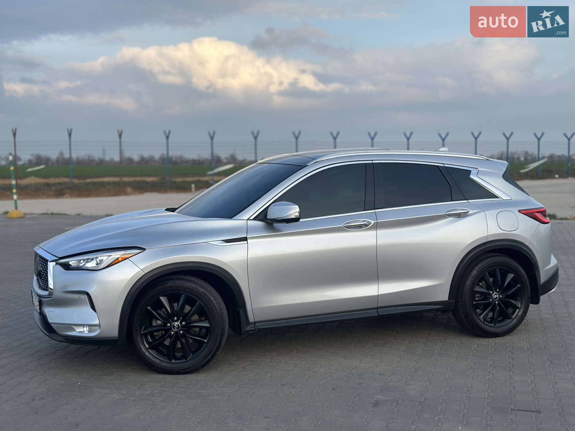 Infiniti QX50 2018 VIN 3PCAJ5M16KF107320 фото оголошення 7 з 48