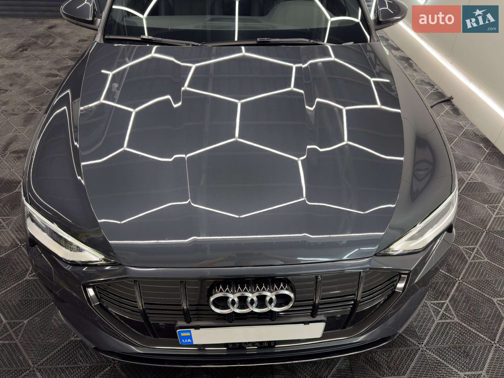 Audi e-tron 2019 VIN WAUZZZGE4LB016212 фото оголошення 5 з 21
