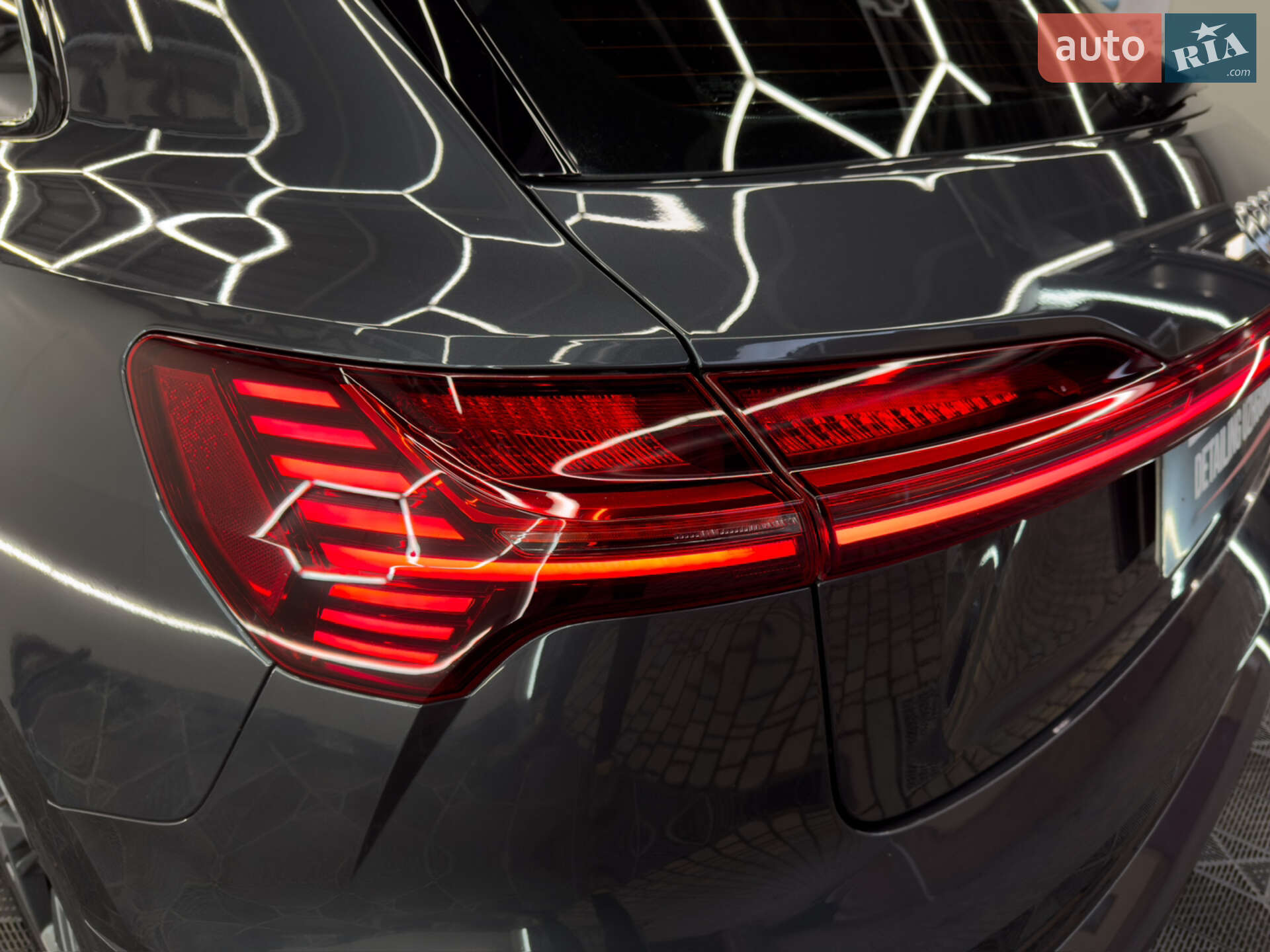 Audi e-tron 2019 VIN WAUZZZGE4LB016212 фото оголошення 10 з 21