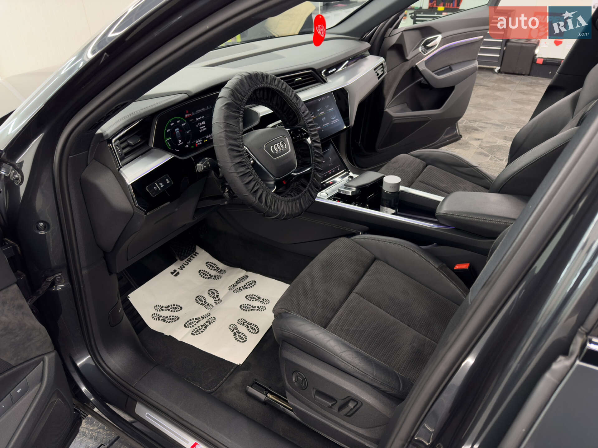 Audi e-tron 2019 VIN WAUZZZGE4LB016212 фото оголошення 11 з 21