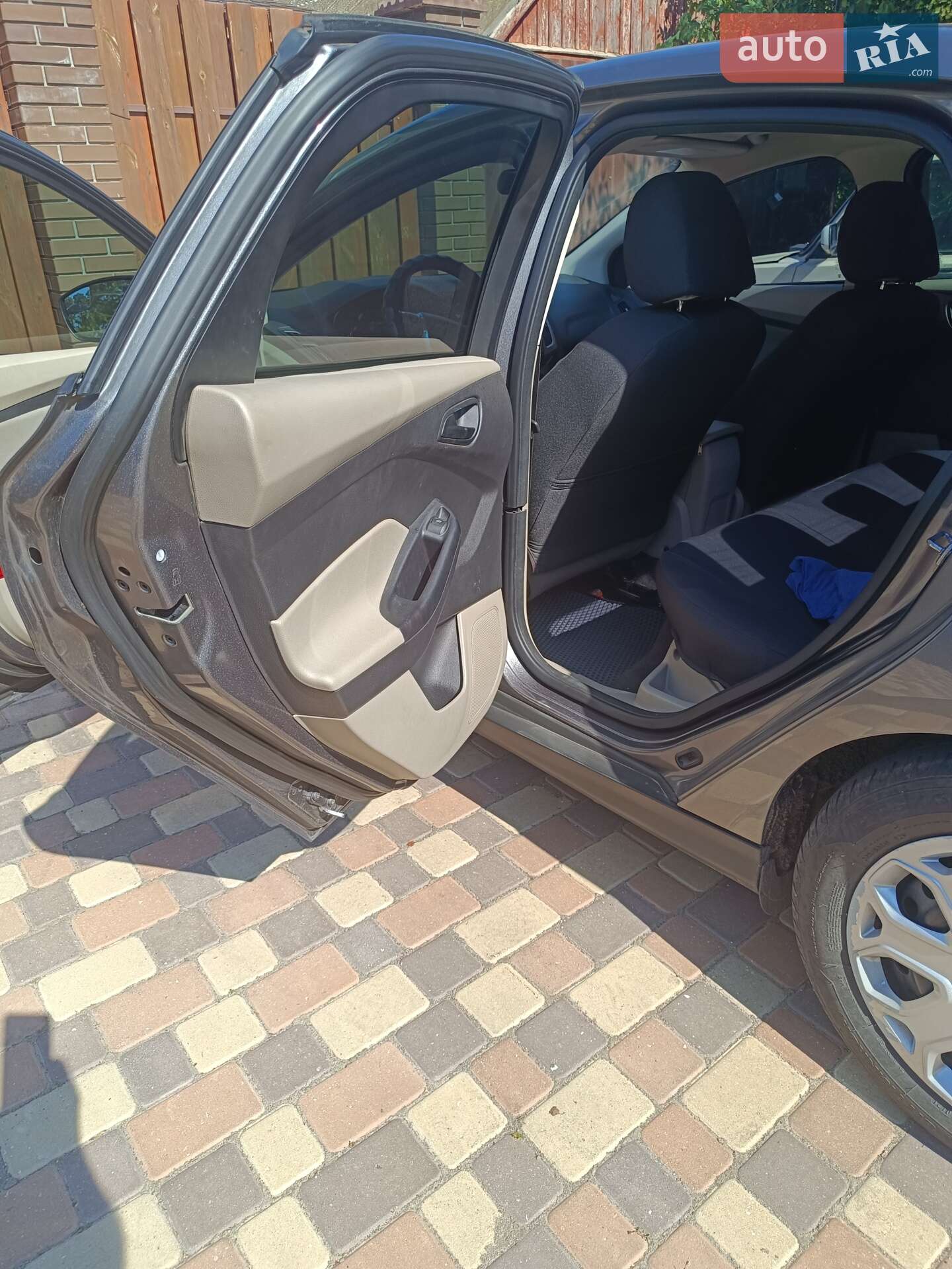 Ford Focus 2012 VIN 1FAHP3F26CL456392 фото оголошення 4 з 6
